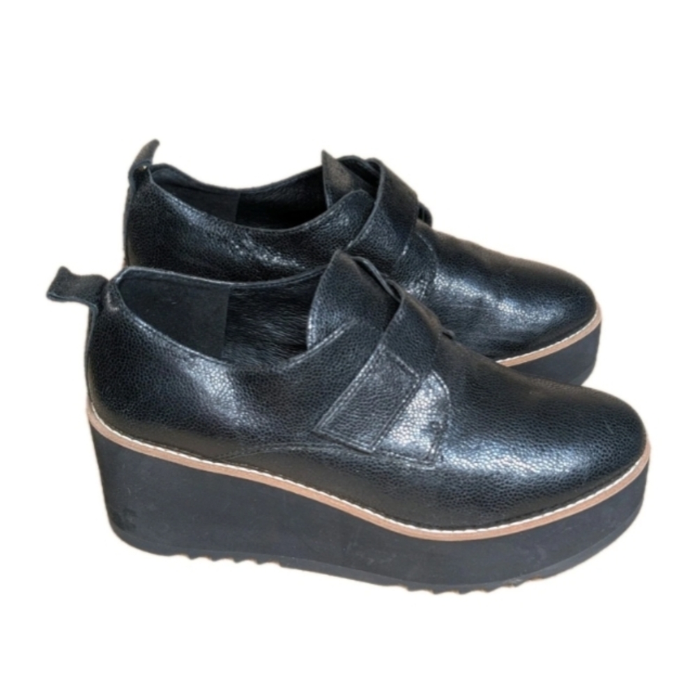 Eileen Fisher Black Leather Platform Slip-On Shoes with Tan Trim